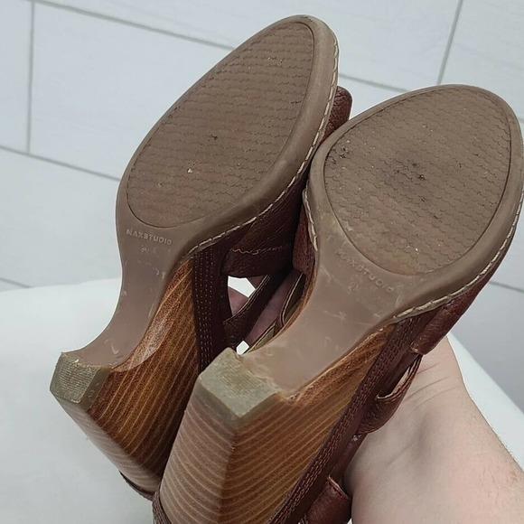 Max Studio Wedge Heels Brown 9M Strappy Sandal Leather Open Toe Xpect 4" Heel - Picture 11 of 11